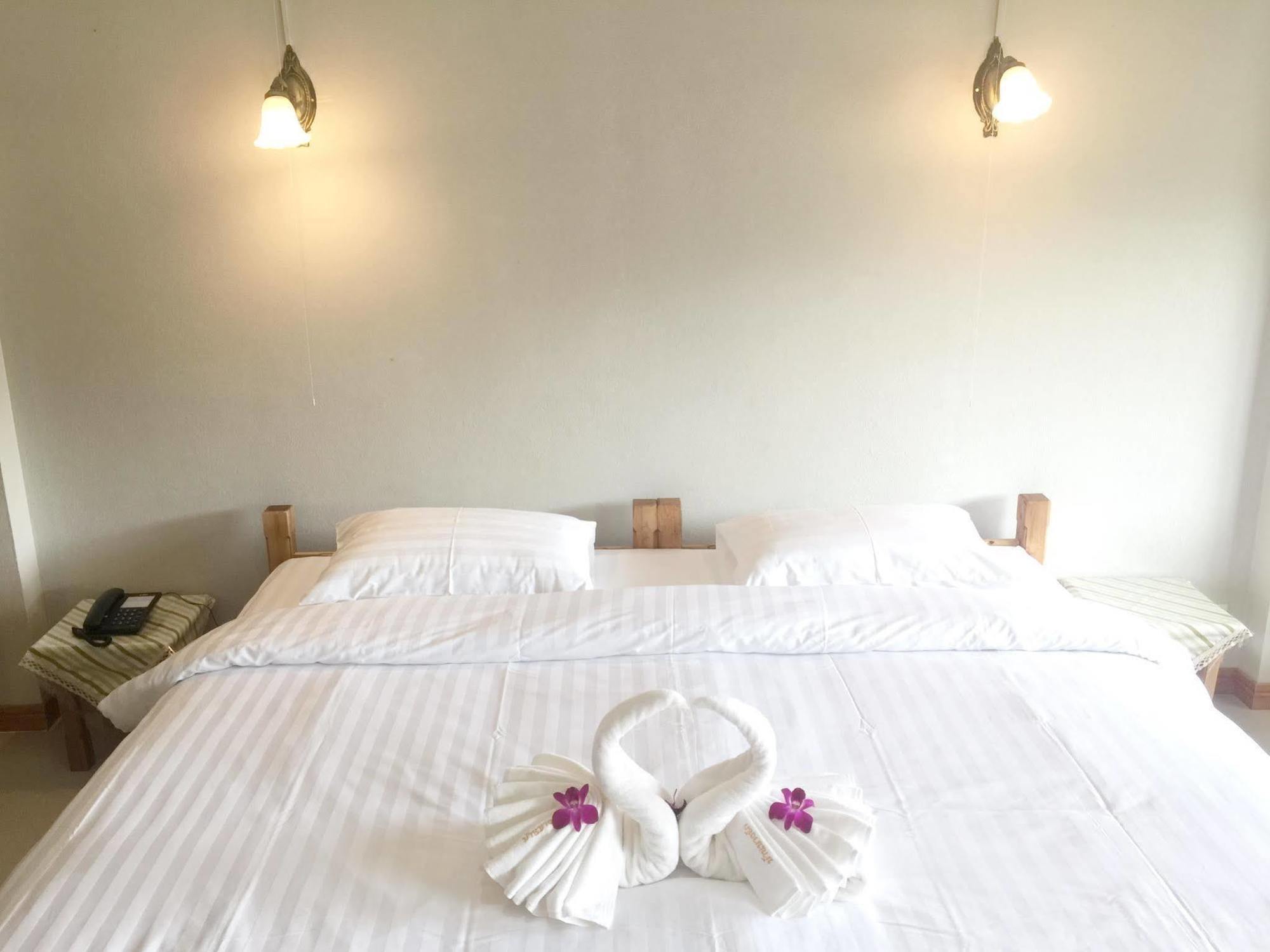 Baan Bangrak Residence Trang Eksteriør billede