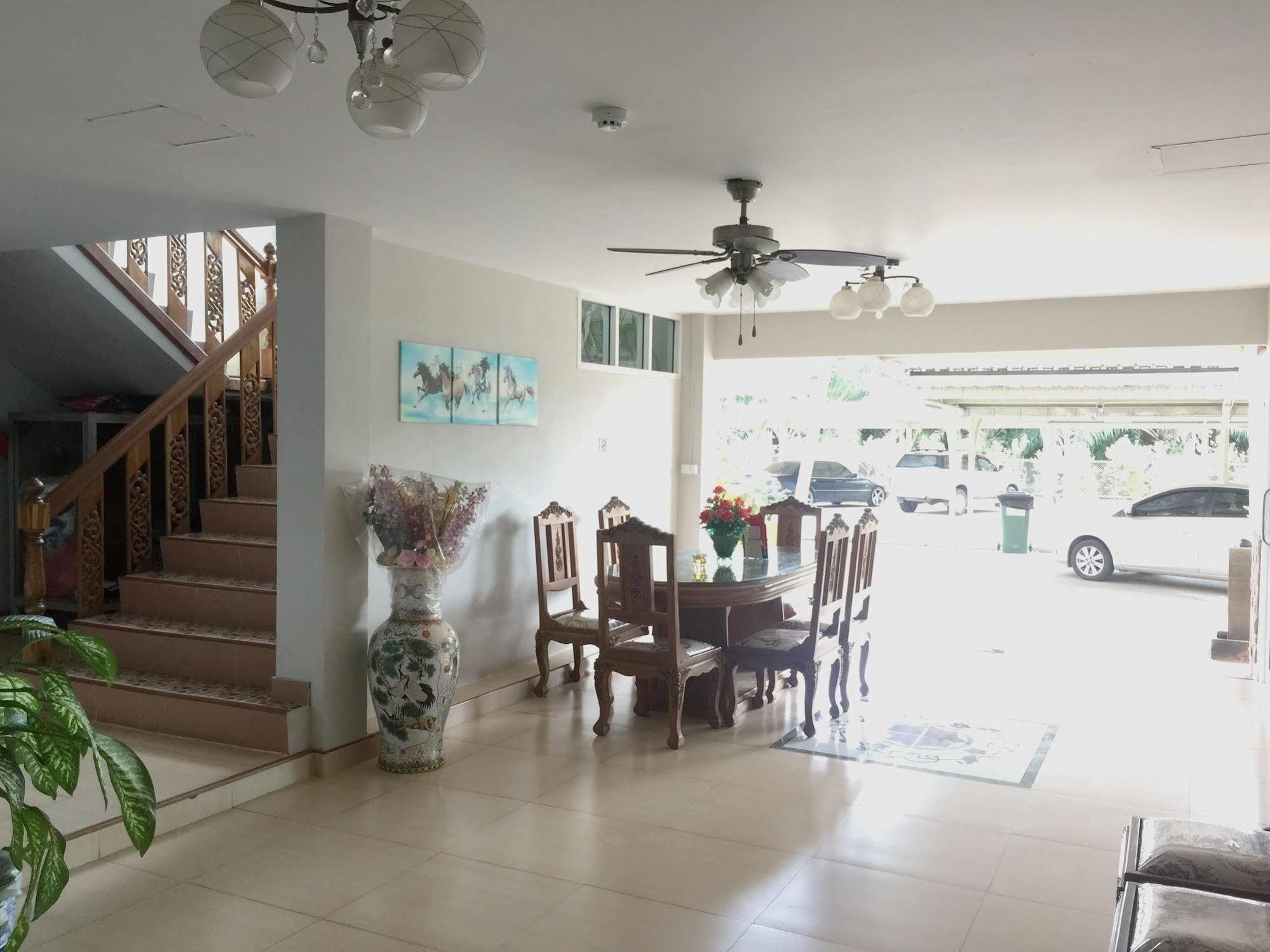 Baan Bangrak Residence Trang Eksteriør billede